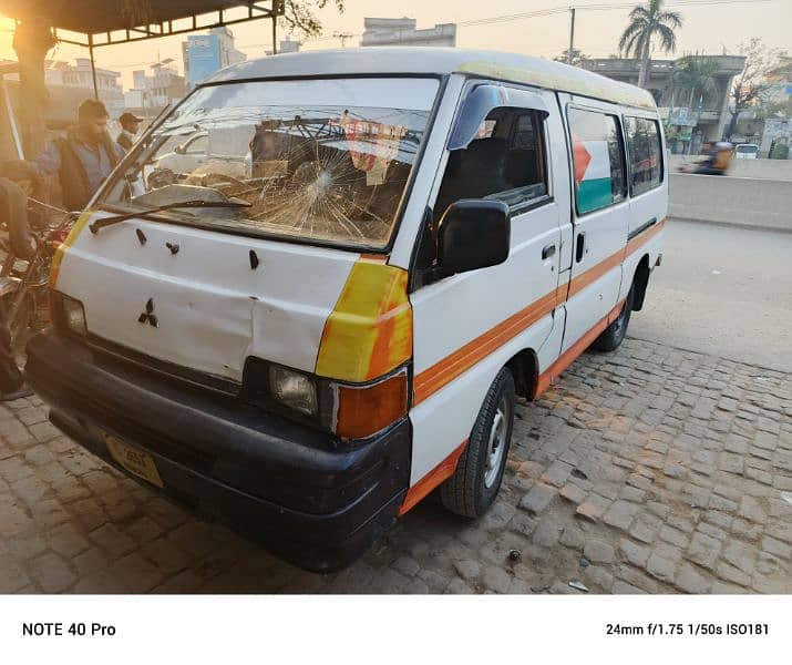 Mitsubishi hiace Toyota urgent sale 7