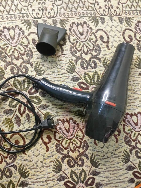 Hair Dryer in Black clour 1