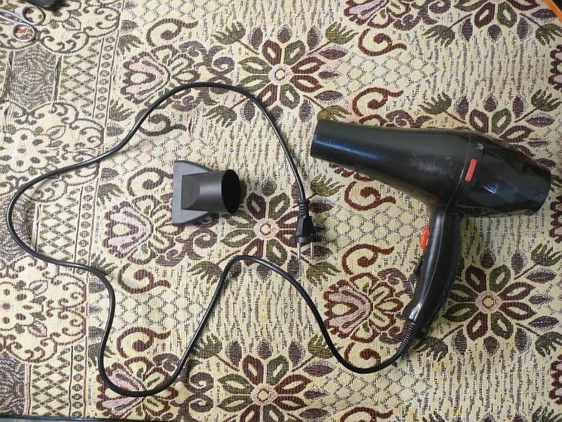 Hair Dryer in Black clour 3