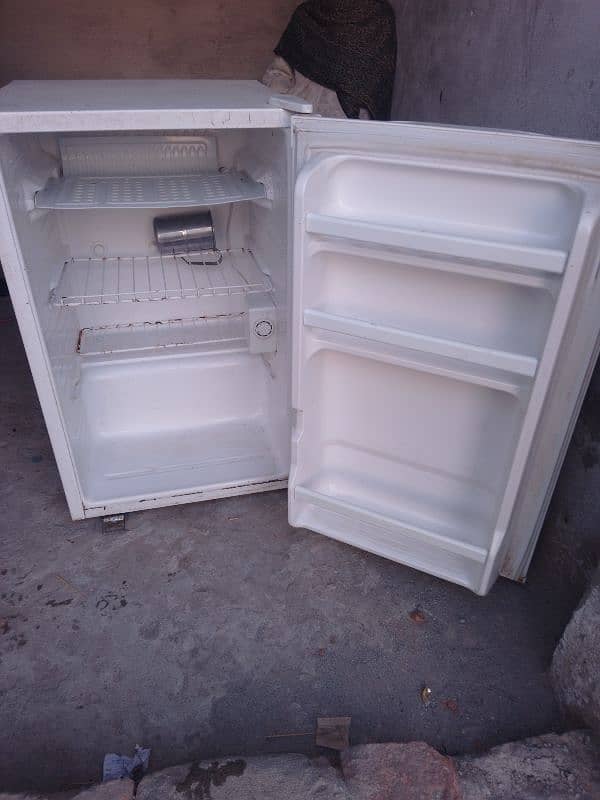 imported mini refrigerator 3