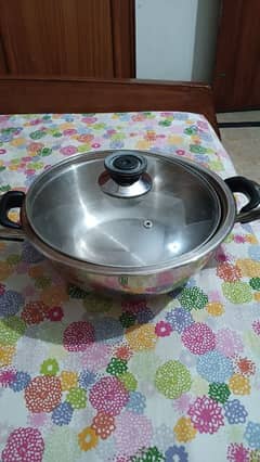 just like new , cooking pot for sale