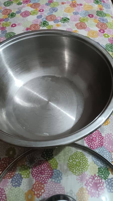 just like new , cooking pot for sale 5