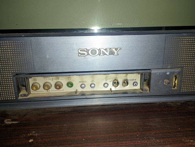 Sony Triniton Color TV 2