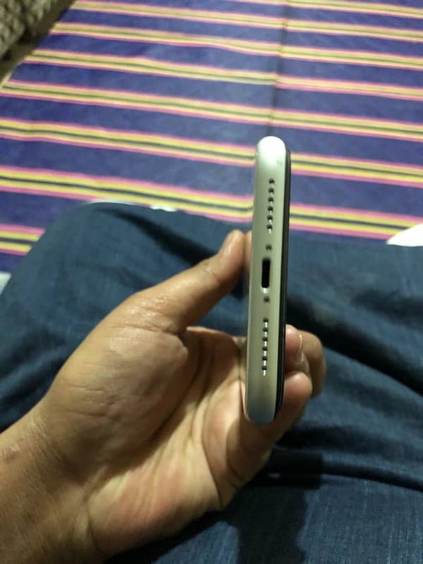 iPhone xr 128 non pta 6