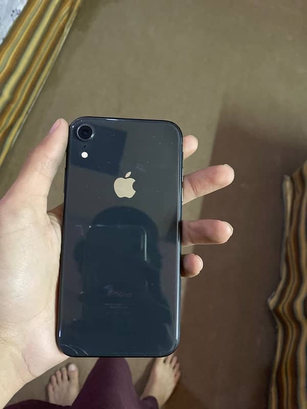 iphone xr pta approved with box 0