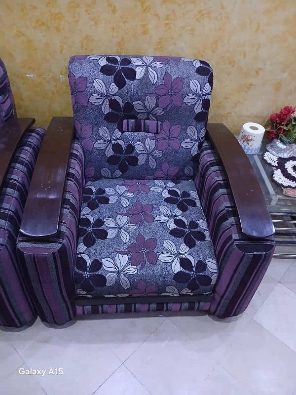 7 seater Sofa set custom made in best condition. 4