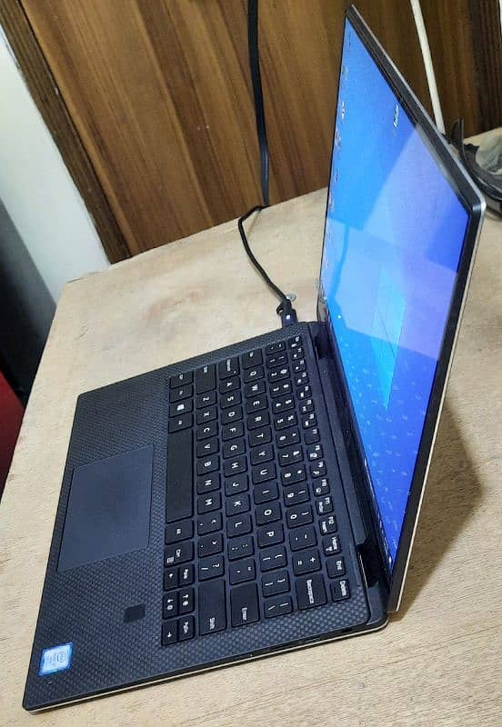 Dell XPS-13 9365 7th Gen. 4