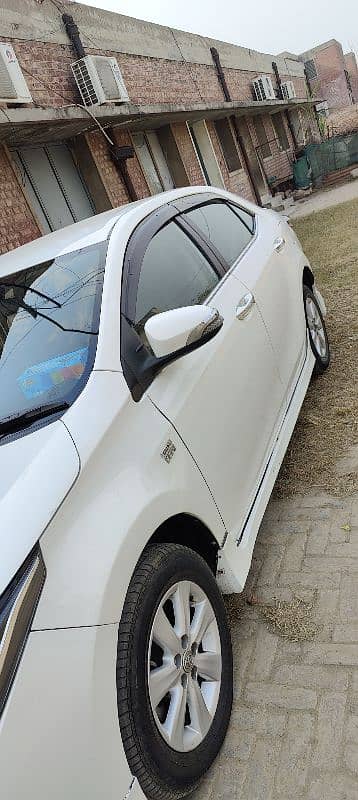 Toyota Corolla Altis 2017 3