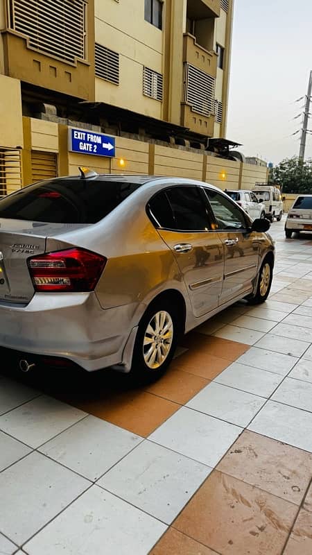 Honda City Aspire 1.5 2018 top of the line outclass condition 4