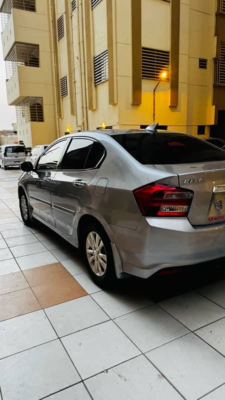 Honda City Aspire 1.5 2018 top of the line outclass condition 5