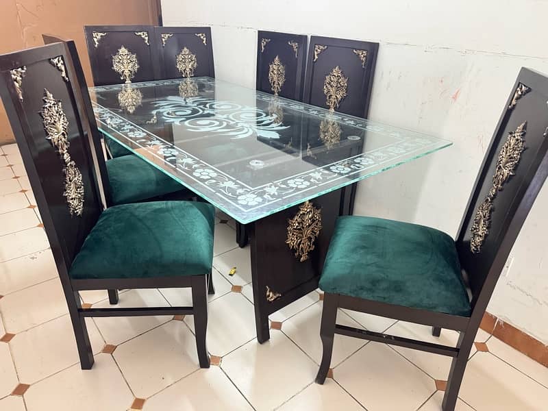 Elegant 8 seater dining set used few months 0