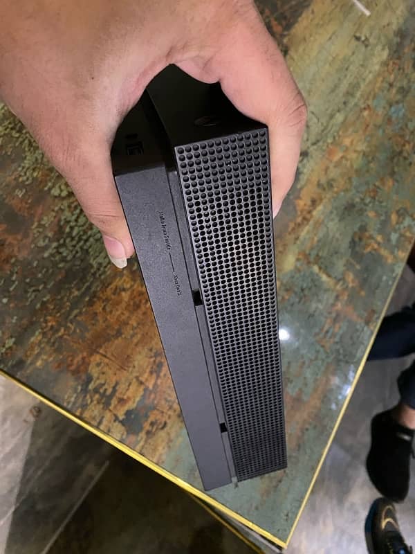 Xbox One X 1tb with xbox series x Controller 7