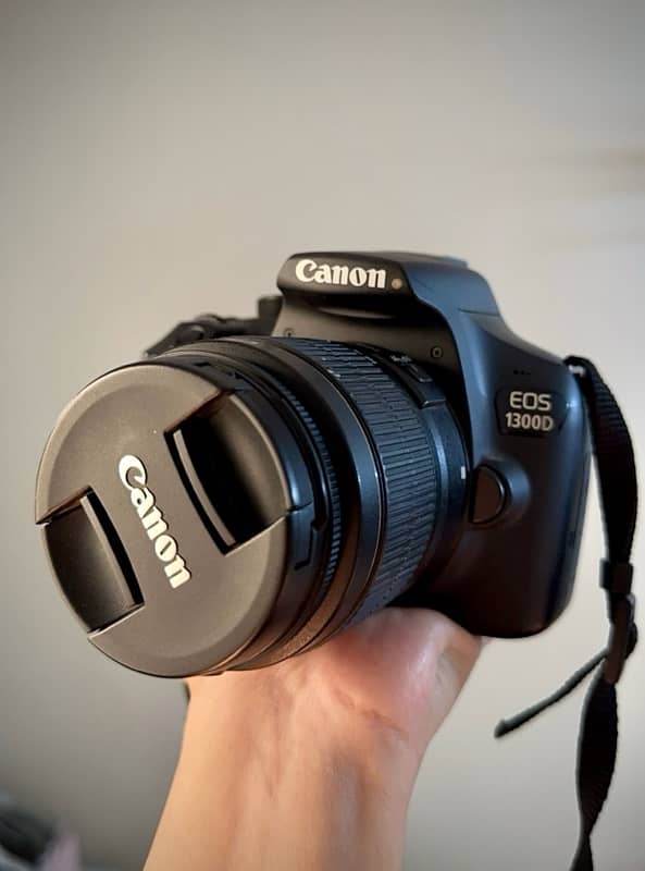 Canon EOS 1300D 2