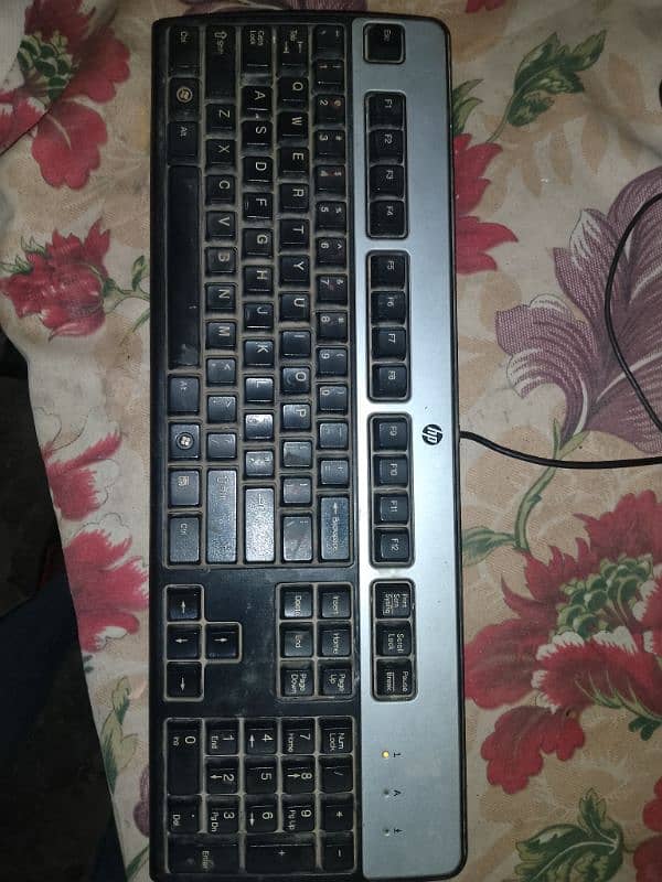 Core 2 duo(CPU),LCD, Keyboard . (3 items). 1