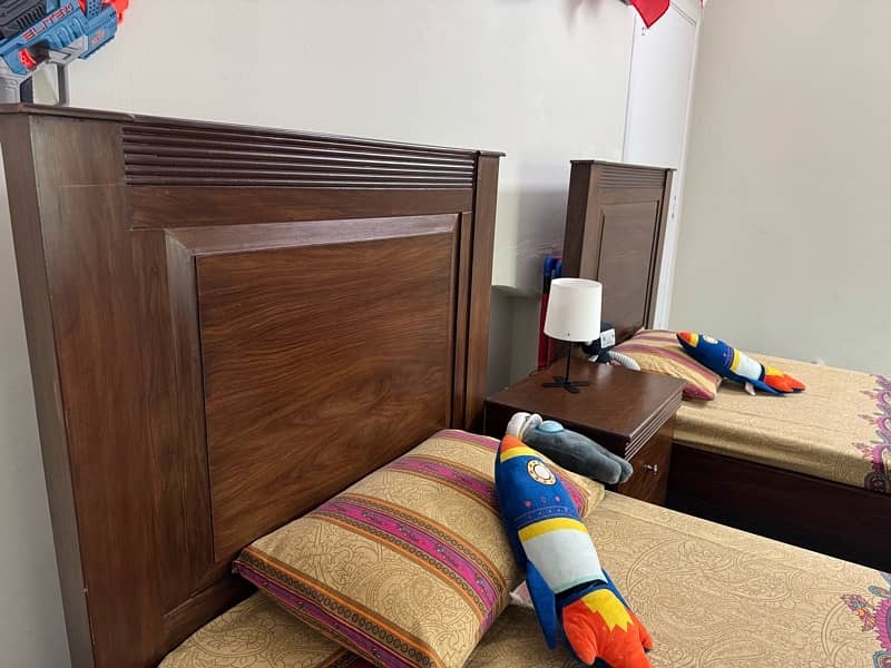 Single beds 6