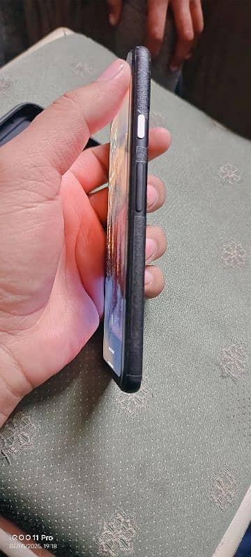 Google pixel 4 condition 10 of 10.6gb 64gb  total working all okay 3