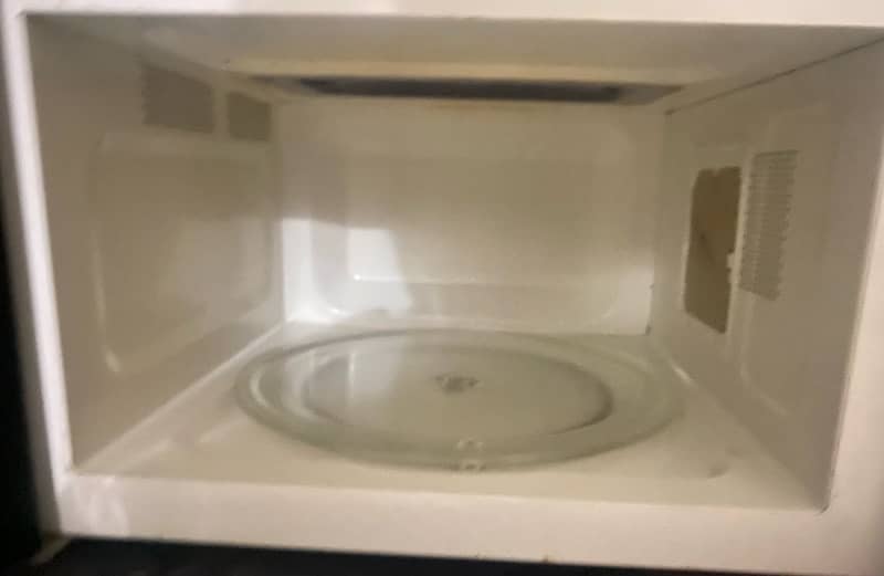 Microwave Oven  - Brarely Used - 38 liter 0