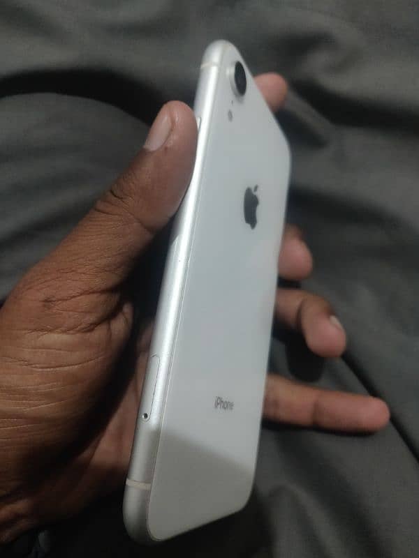 iphone xr 64gb 7