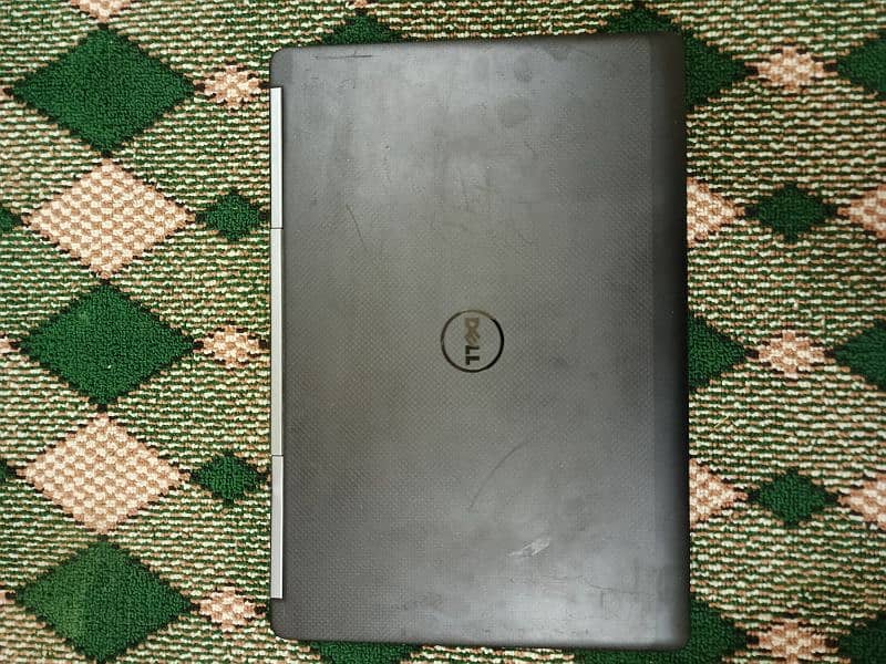 Dell Precision 7520 Workstation 1