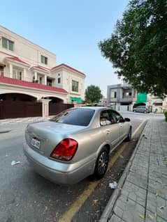 Nissan Sunny 2010