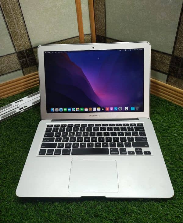 Apple MacBook Air 2017 13.3"  8/512 SSD 0