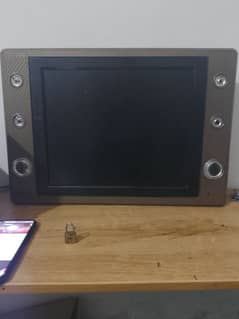 lcd 18in