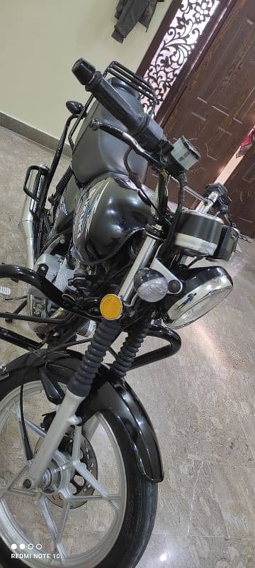 Suzuki GS 150SE Black 1