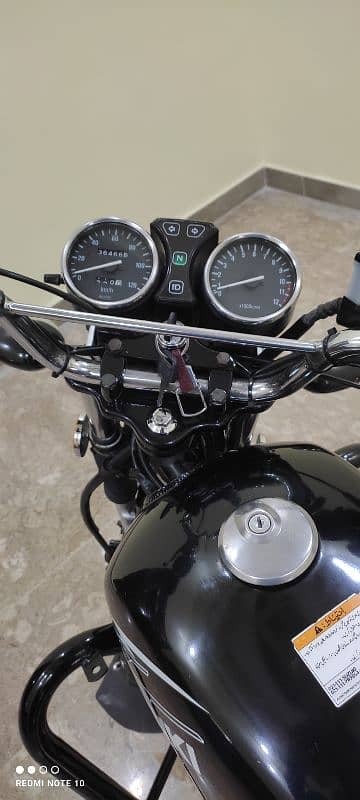 Suzuki GS 150SE Black 6