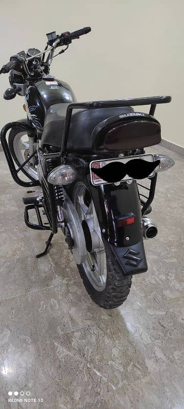 Suzuki GS 150SE Black 10