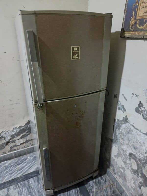 Dawlance Fridge Medium size 0