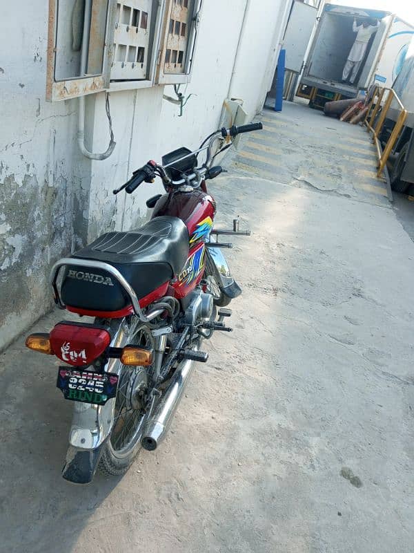 Honda bike bikul saf ha koi kam ni ha Mara name pr han 2