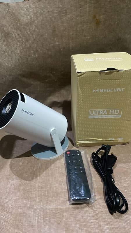 MAGCUBIC Smart projector HY300 pro 3