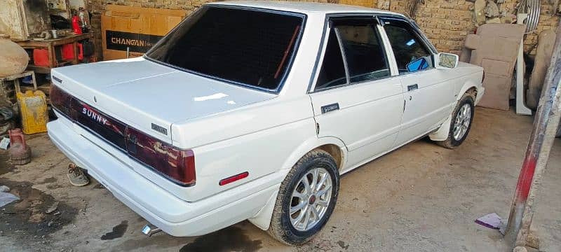 Nissan Sunny 1989 8