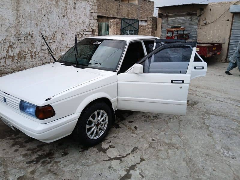 Nissan Sunny 1989 9