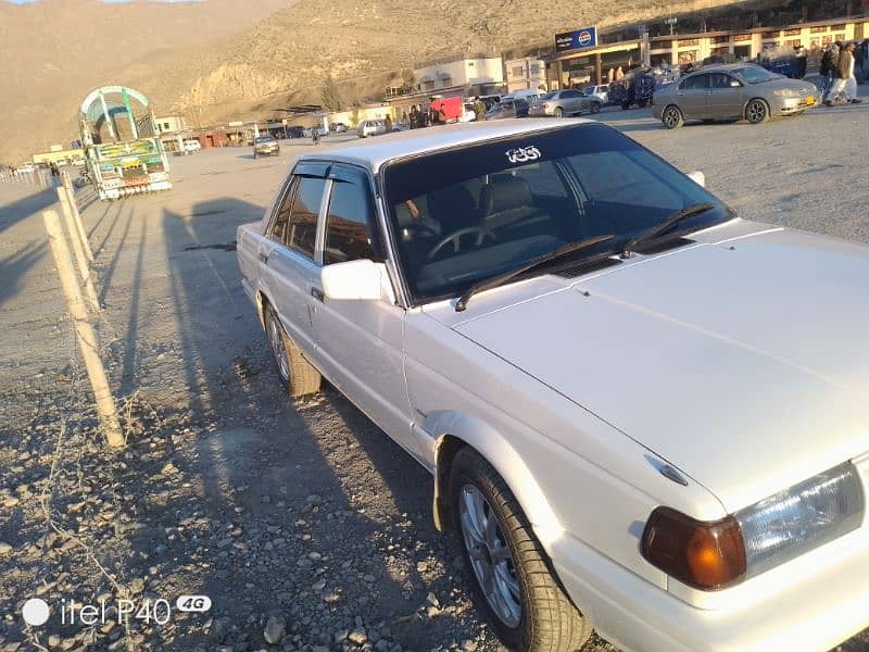 Nissan Sunny 1989 12