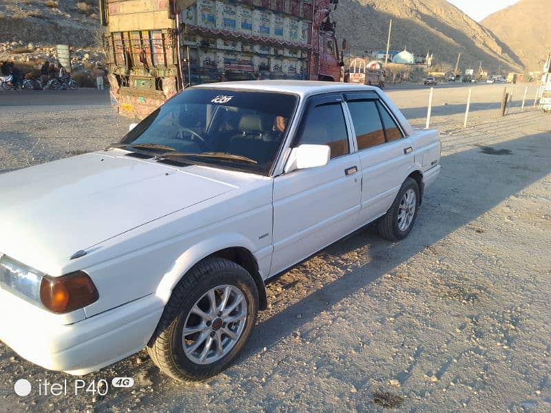 Nissan Sunny 1989 13