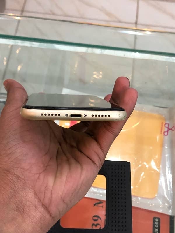 iPhone XR 64gb 4