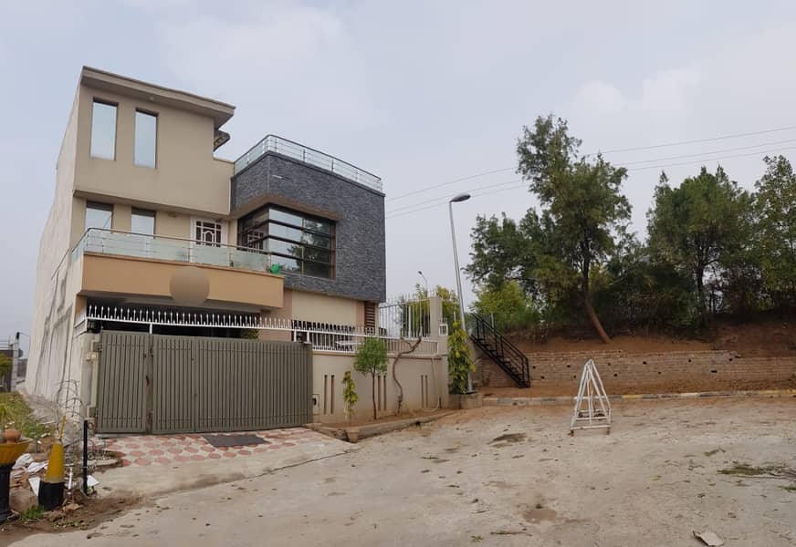 House for sale in Khalid Block 9