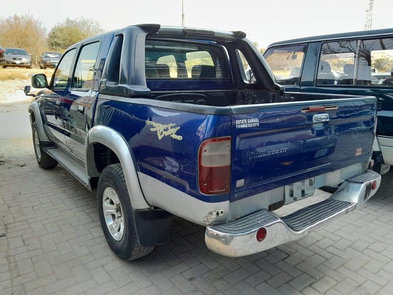 Toyota Hilux 2002 4