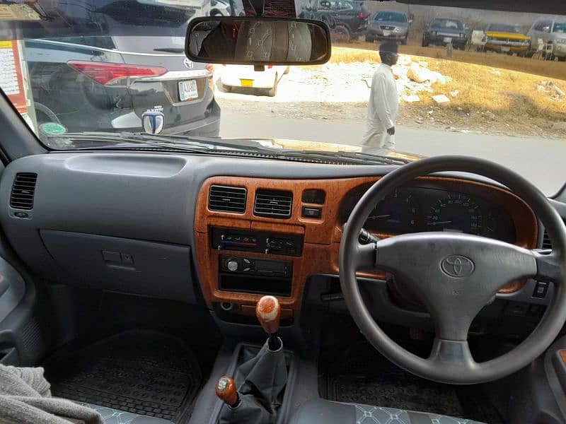 Toyota Hilux 2002 6