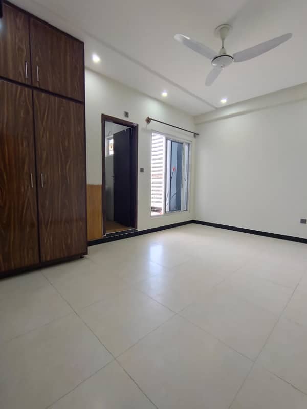 2 Bed Corner Apartment available 11