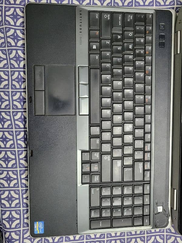 Dell Latitude E6530 (message for price) Core i7 3rd Generation 1