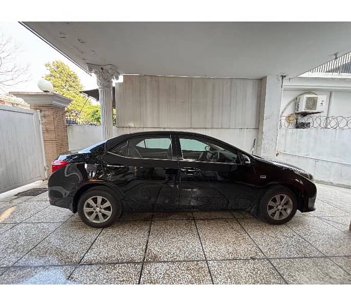 Toyota Altis Grande 1.8  2016 5