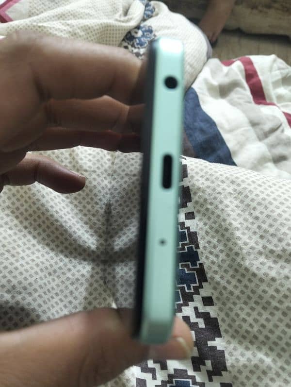 vivo y03 green color good condition 2