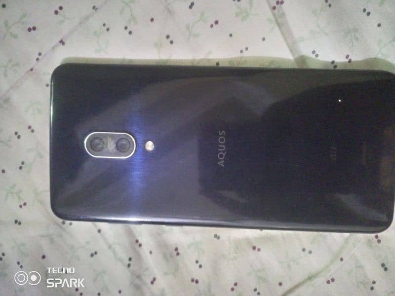 Aquos zero 2 4