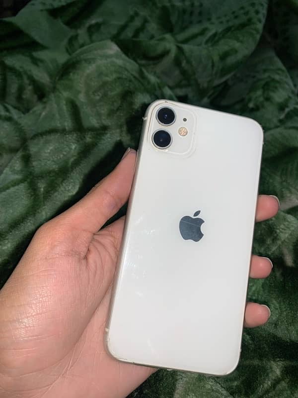 I phone 11 white colour 10/10 condition non pta 1