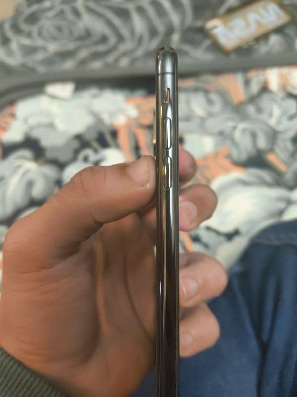 PTA Aprooved IPhone XS 64 GB Black 4