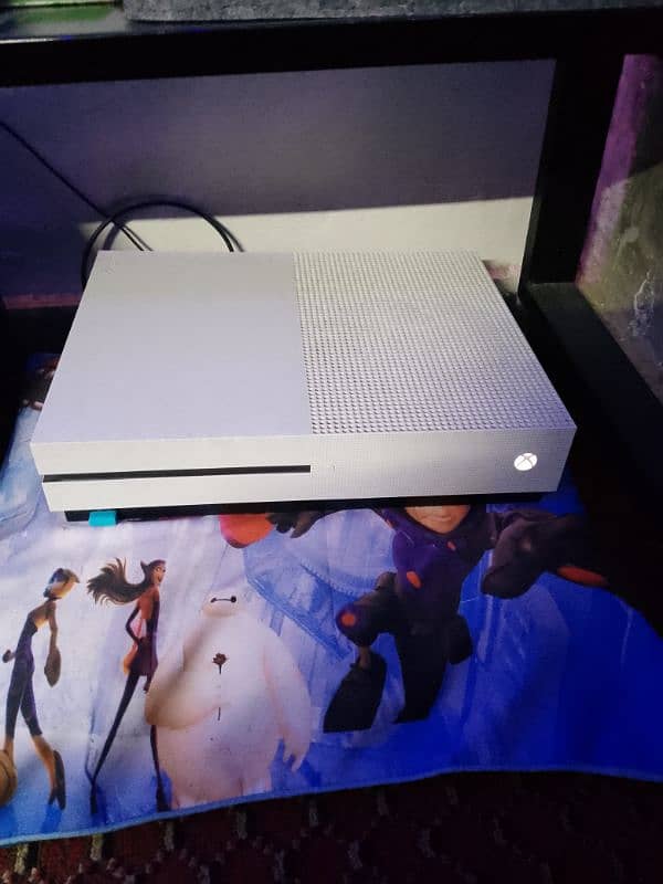 XBOX ONE S 1 TB 0