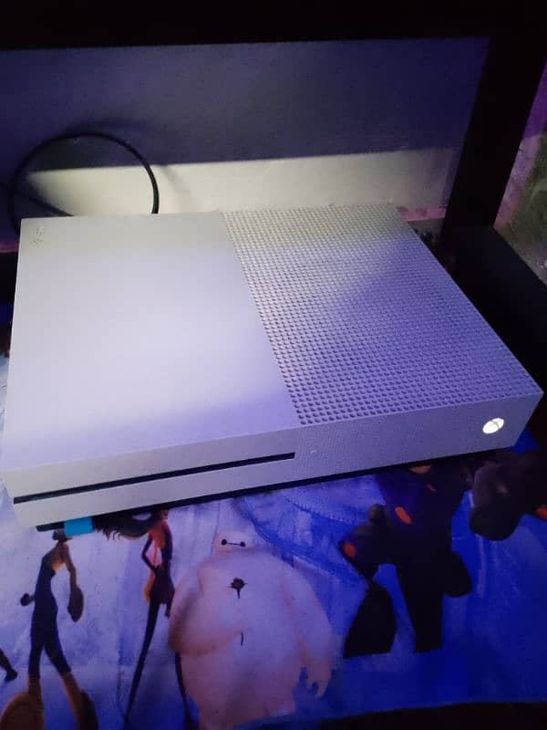 XBOX ONE S 1 TB 3