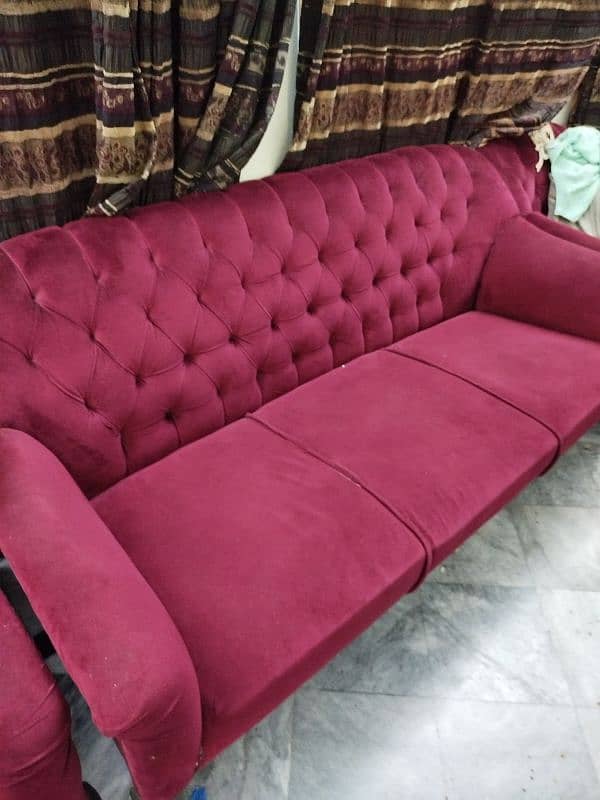 5 seater velvet sofa with wood base 1